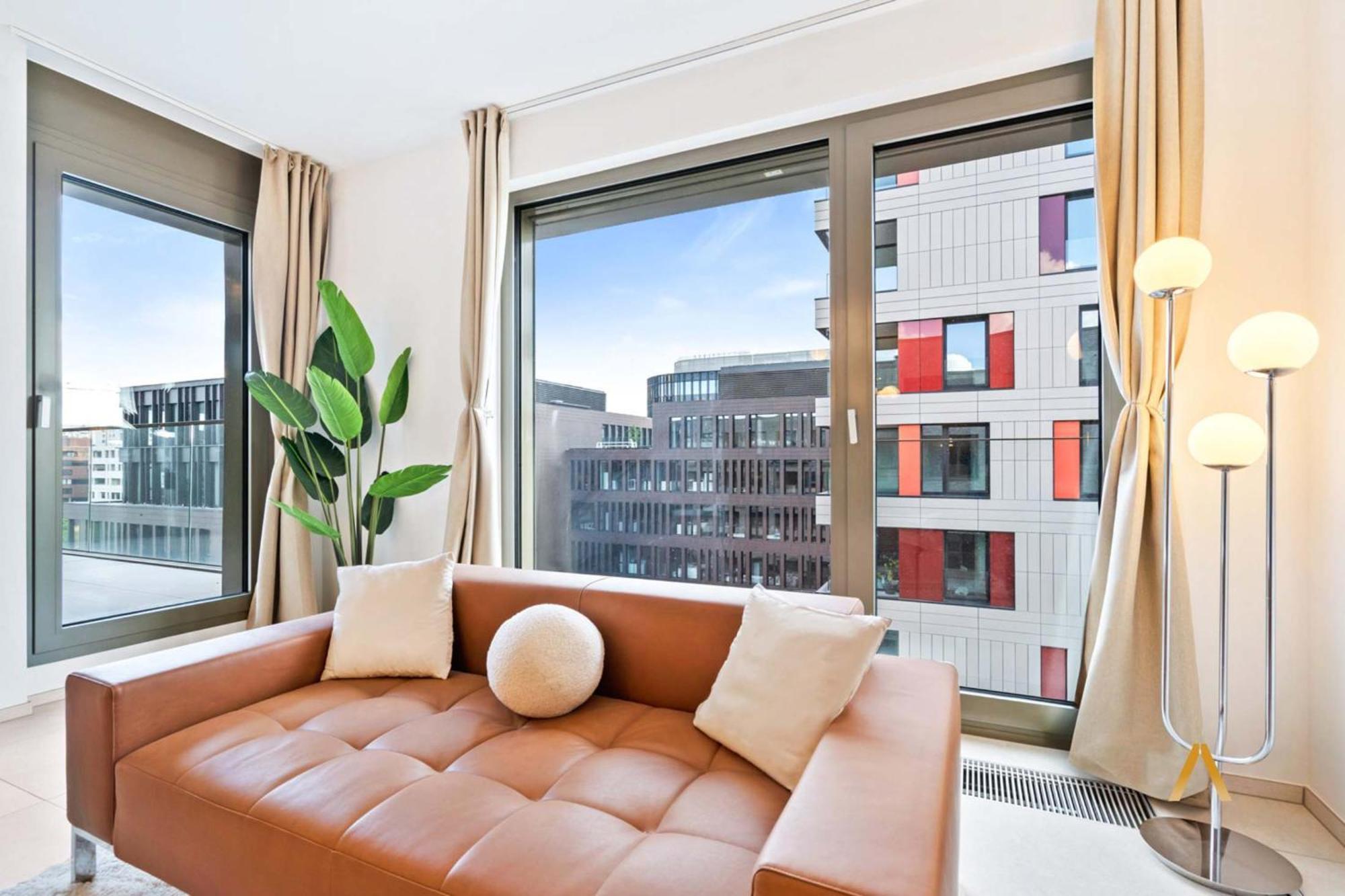 Modern 2-bed With Balcony In Serene