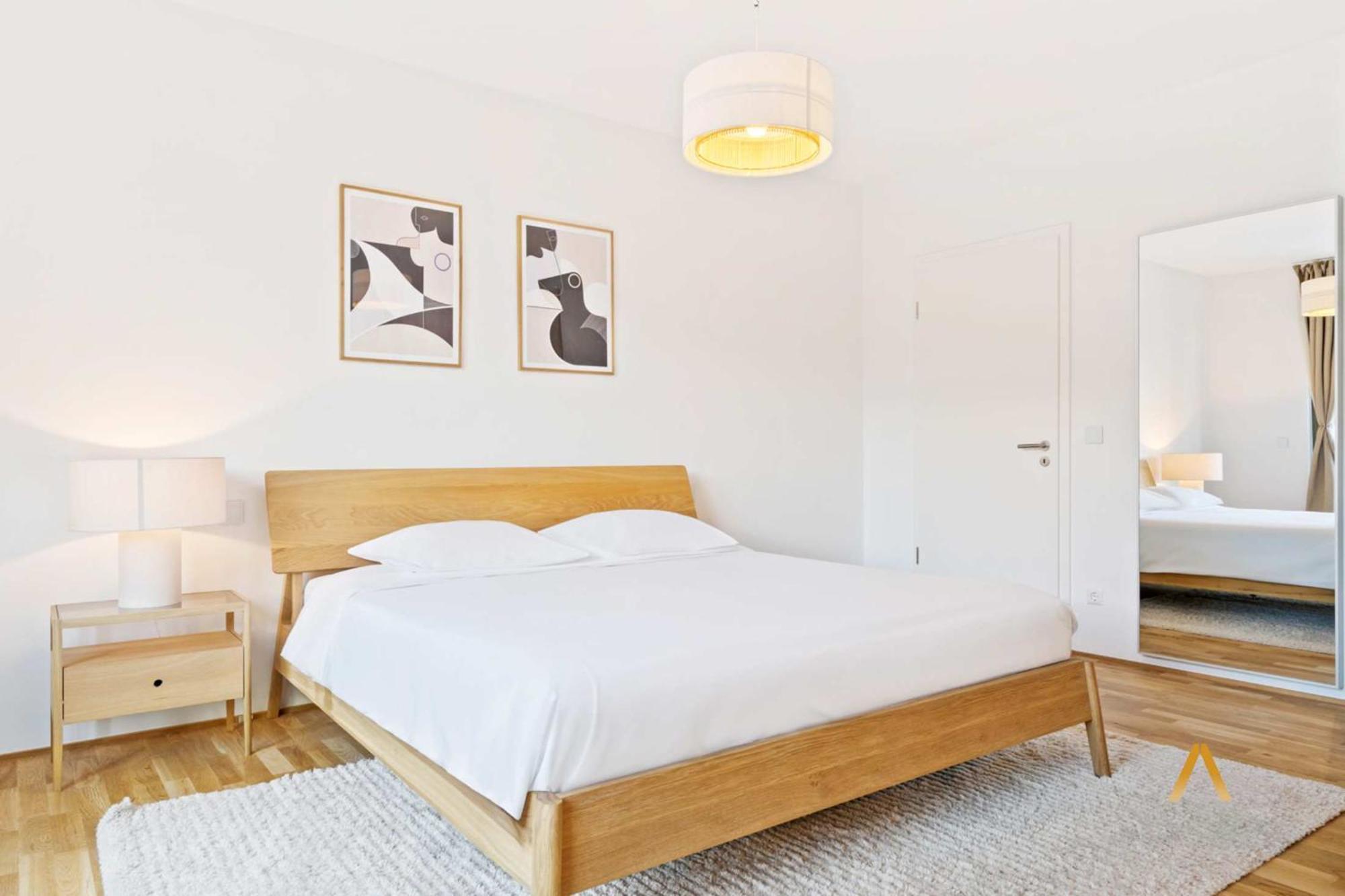 Modern 2-bed With Balcony In Serene Apartment *