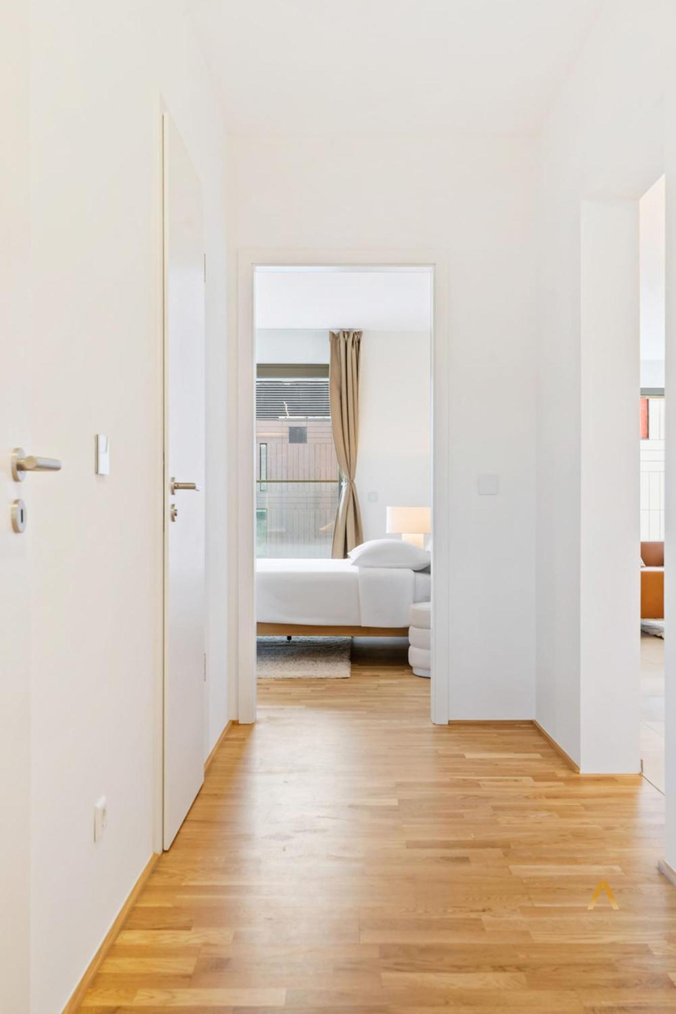 Modern 2-bed With Balcony In Serene