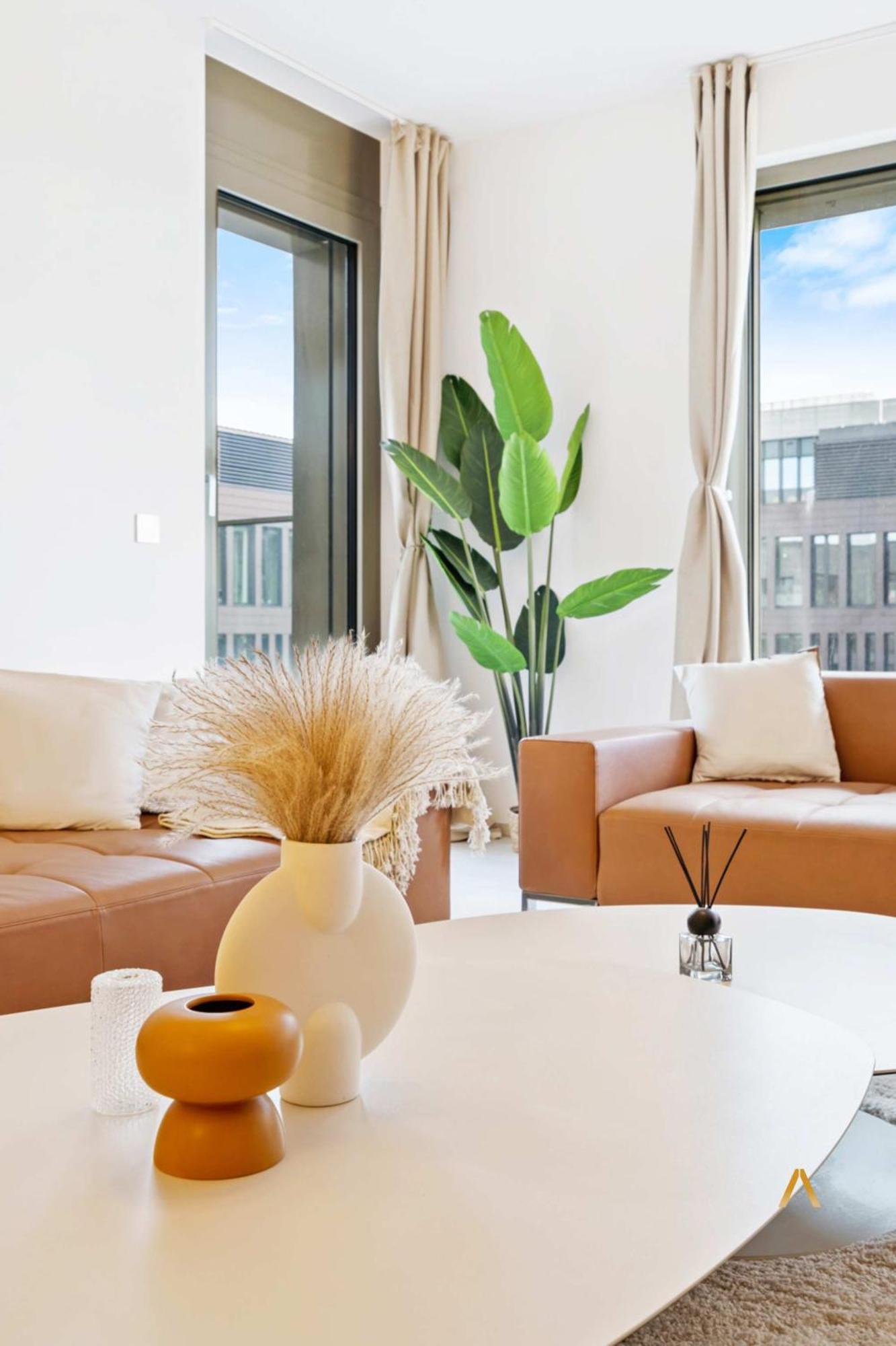 Modern 2-bed With Balcony In Serene