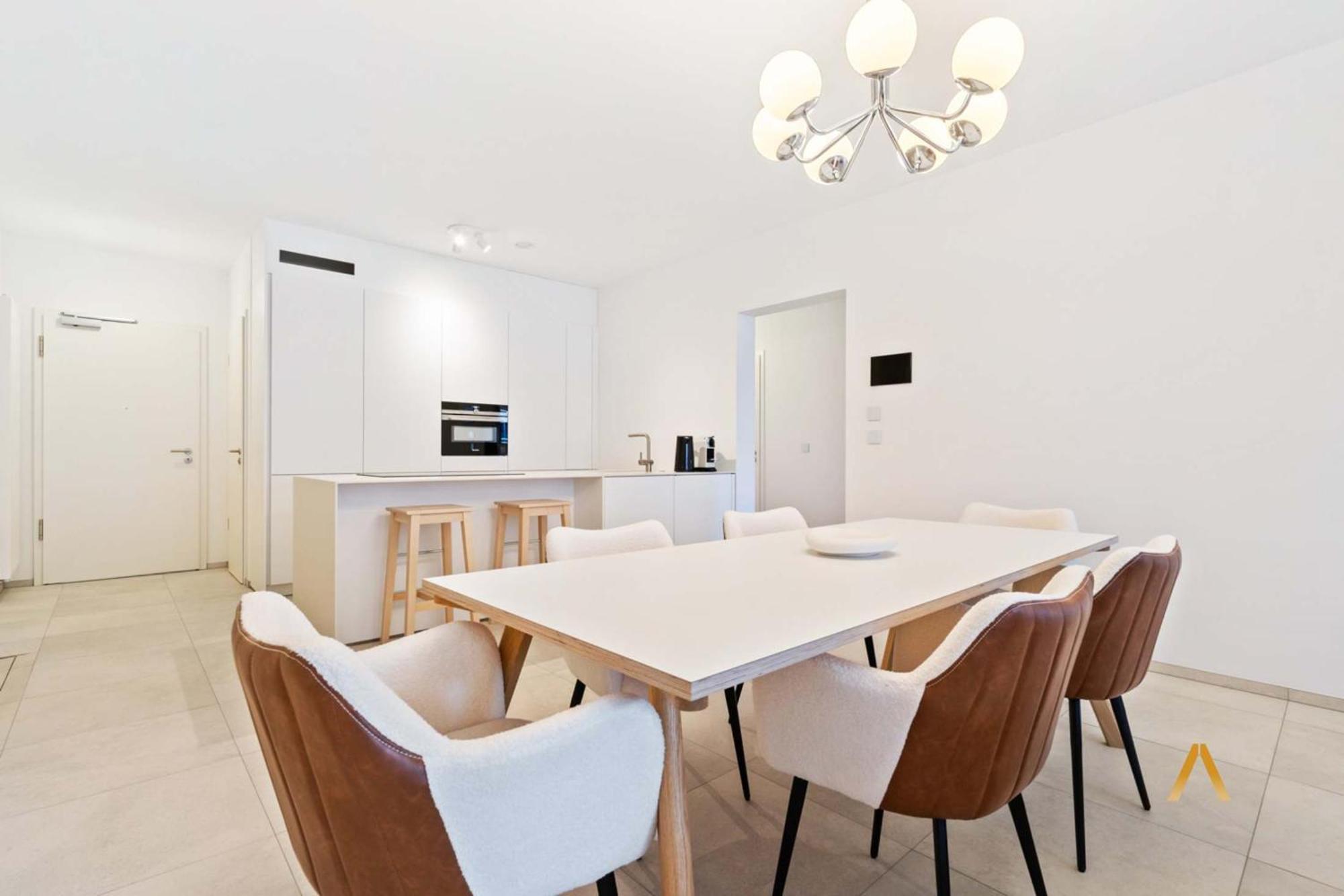 Modern 2-bed With Balcony In Serene Apartment